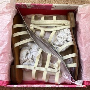 Strappy zip-up sandals